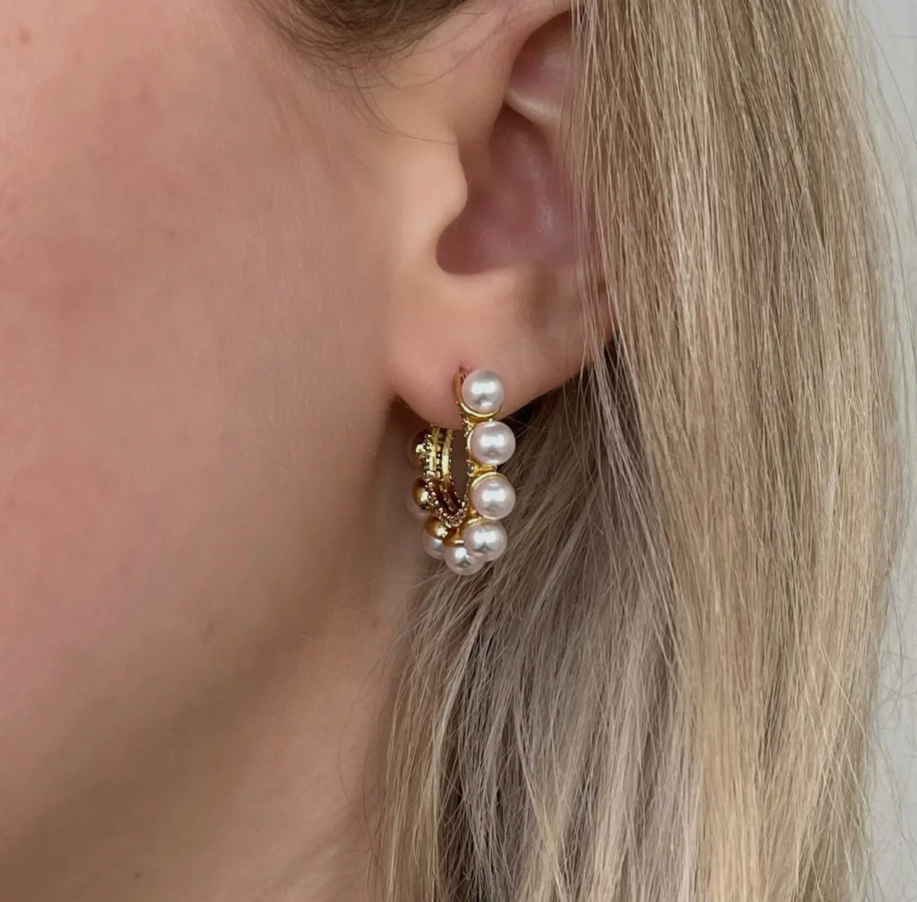 Touch of Pearl Hoops