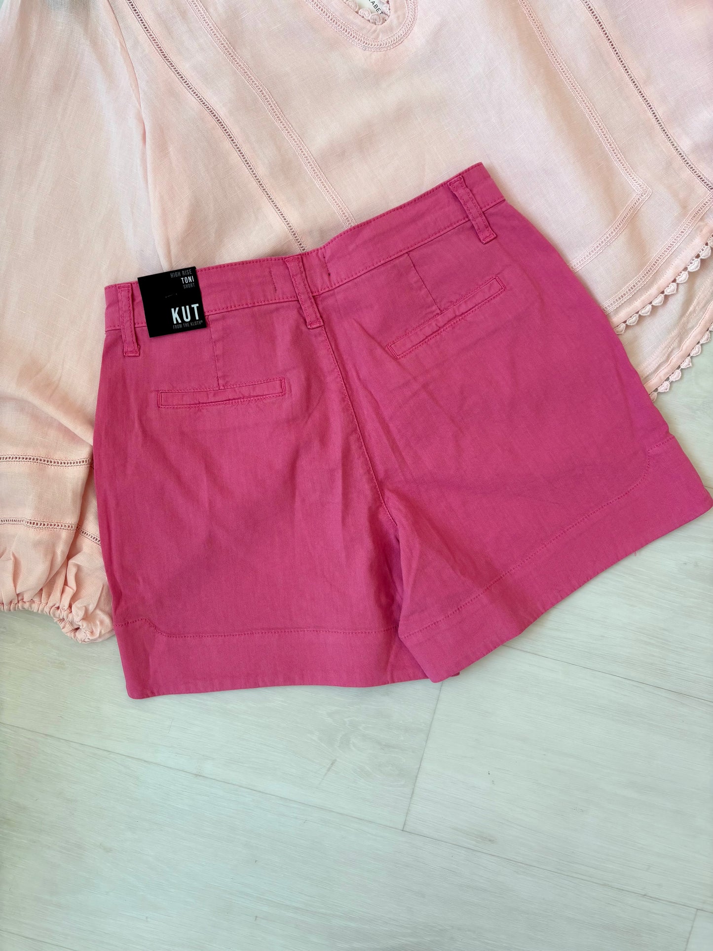 KUT Toni High Rise Short - Lipstick