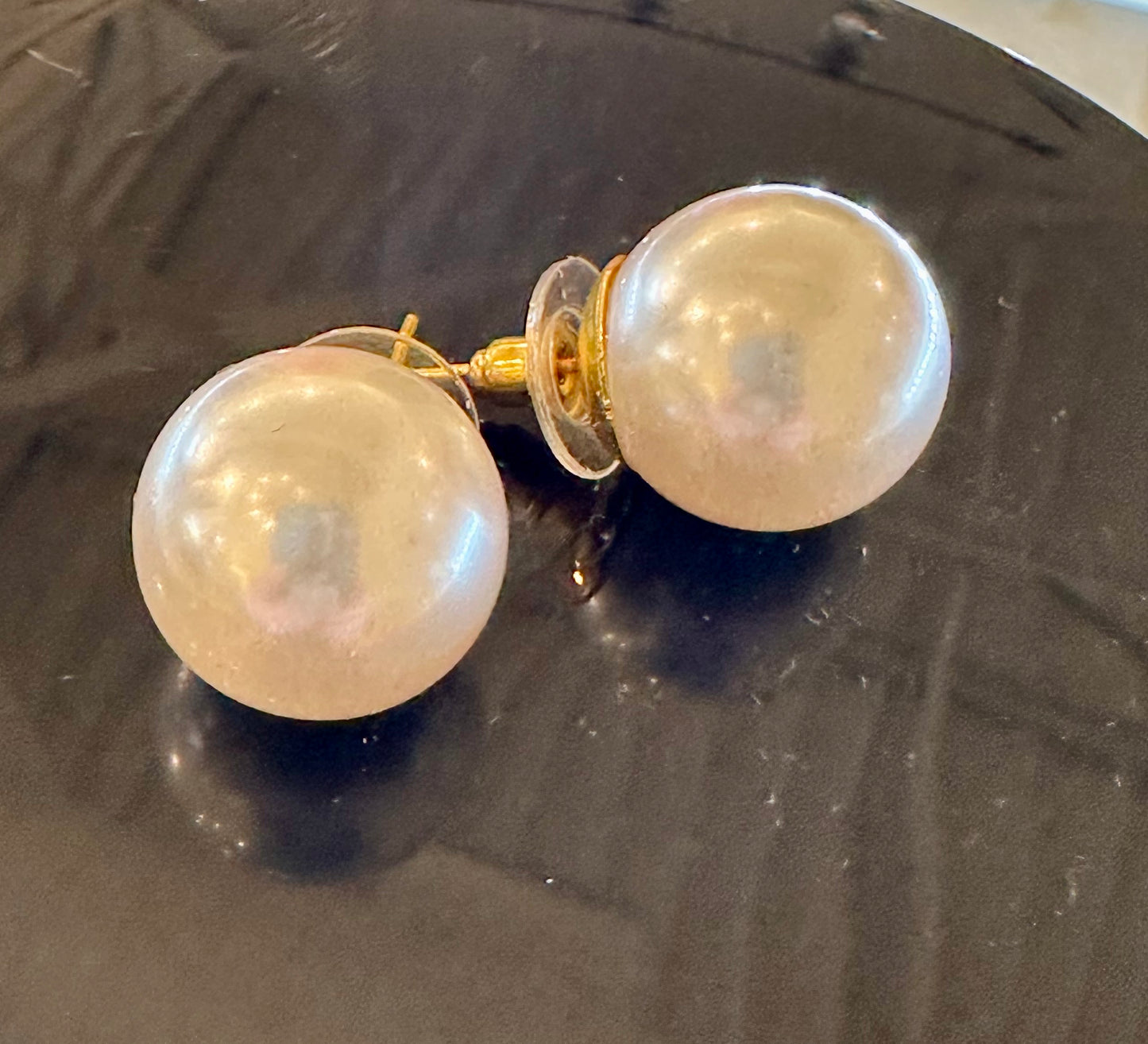 EAB Favorites Pearl Stud Earrings