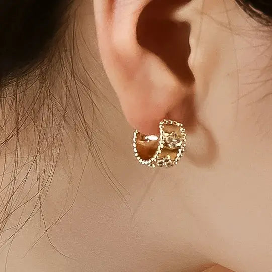 EAB Favorites Ismael Vintage Floral Hoop Earring - Yellow Gold