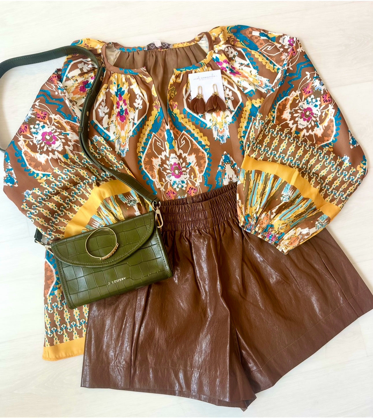 Joy Joy Vegan Leather Slit Pocket Short - Chocolate