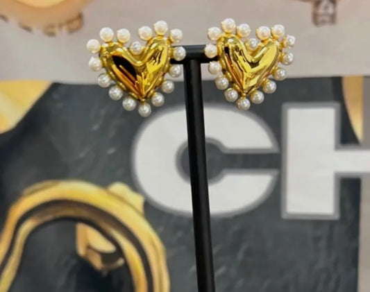 Chan Sutt Pearls Gold & Pearl heart studs