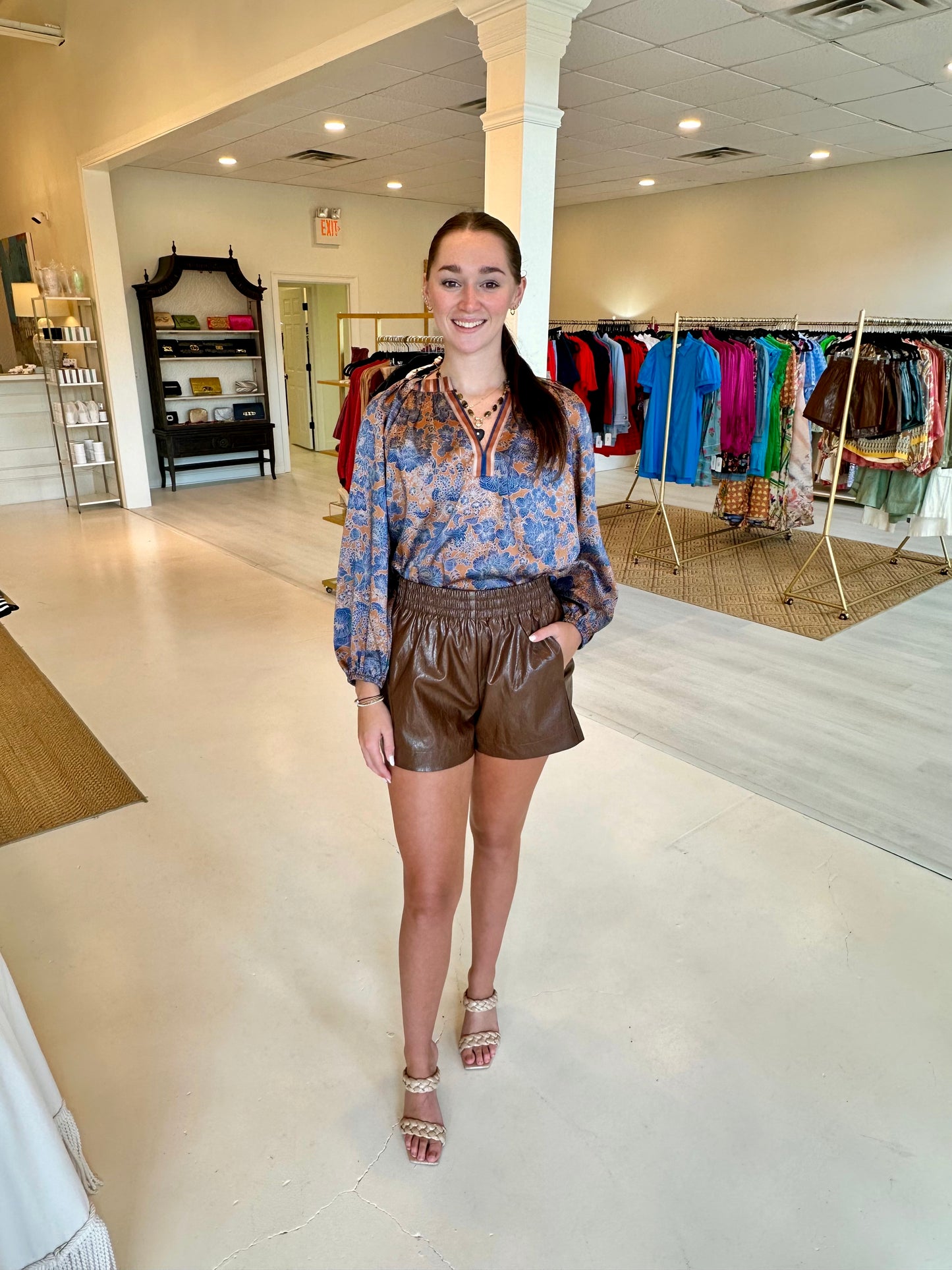 Joy Joy Vegan Leather Slit Pocket Short - Chocolate