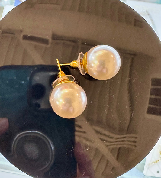 EAB Favorites Pearl Stud Earrings