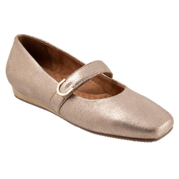 Soft Walk Valdivia bronze walking flats