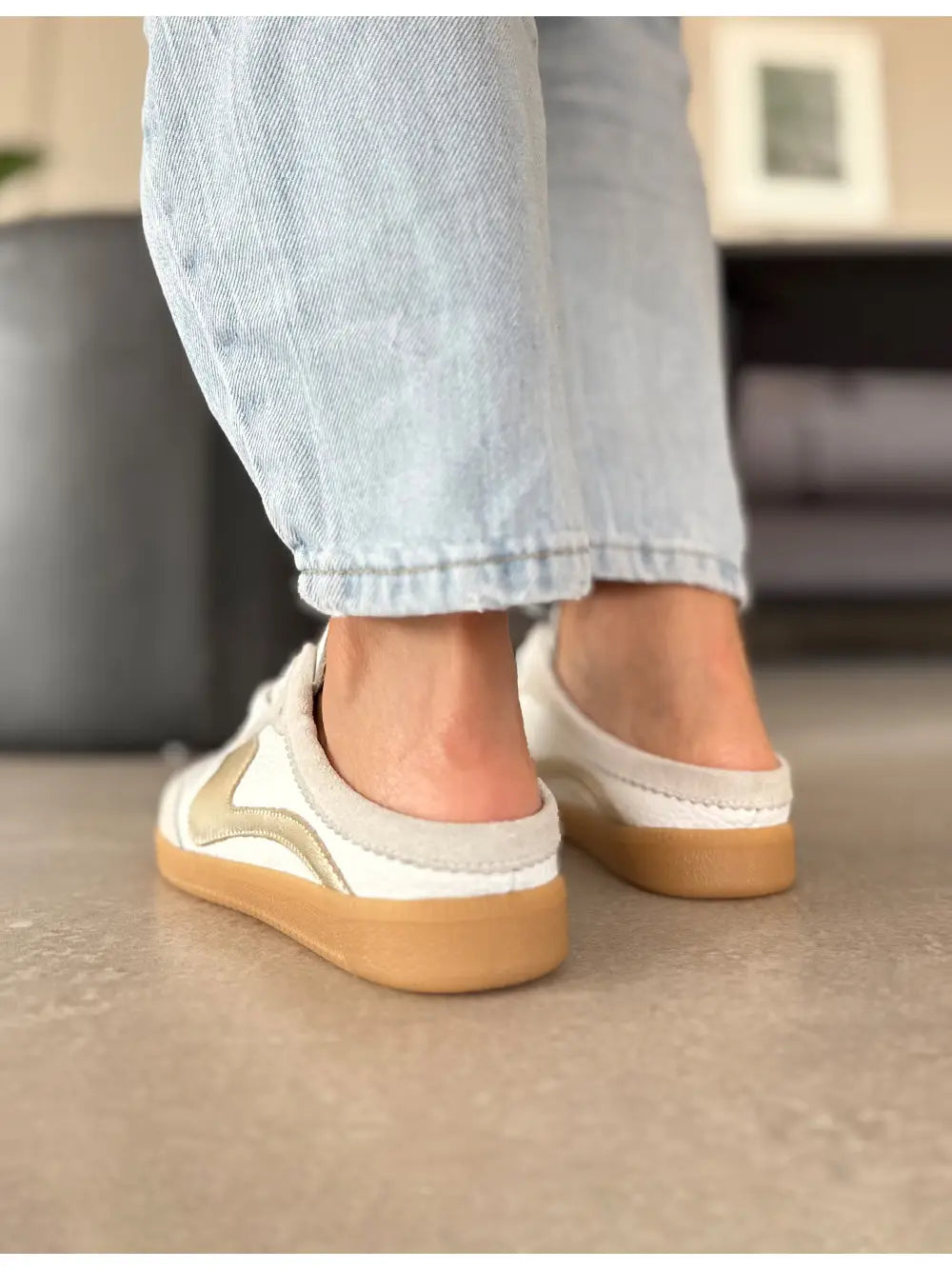 Premium Leather Sneaker - Velia White