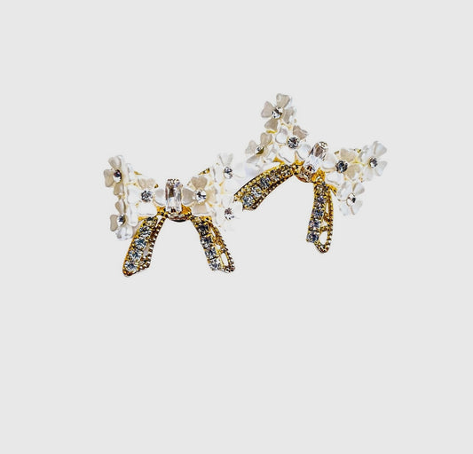 EAB Favorites Pearl Flower Stud Bows